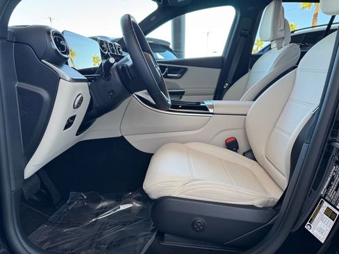 Certified 2025 Mercedes-Benz GLC 300 image 13