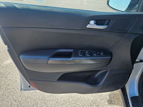 Used 2018 Kia Sportage LX AWD/4WD image 10