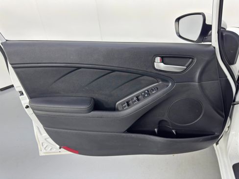 Used 2018 Kia Forte LX image 32