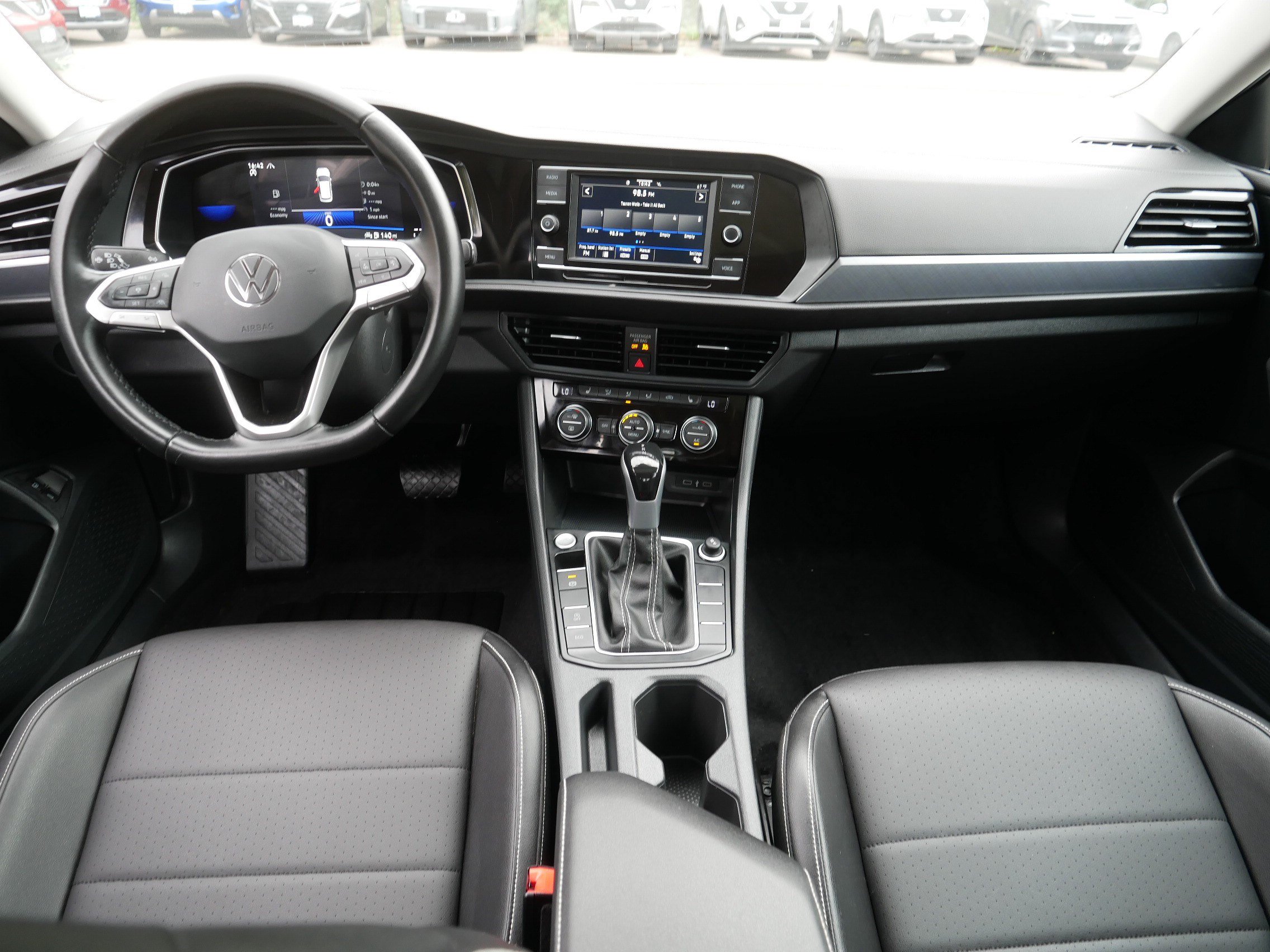 Used 2023 Volkswagen Jetta SE FWD image 10