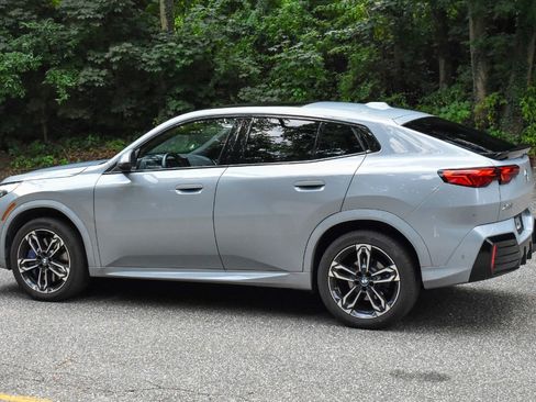 Used 2026 BMW X2 xDrive28i AWD/4WD image 5