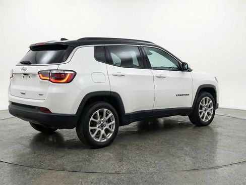 Used 2025 Jeep Compass Limited AWD/4WD image 7