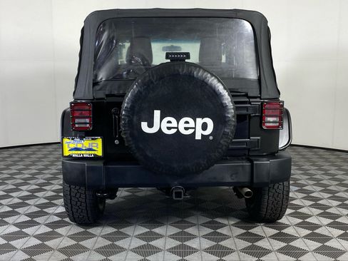 Used 2018 Jeep Wrangler Sport AWD/4WD image 8