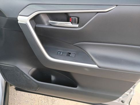 Used 2023 Toyota RAV4 XLE image 17