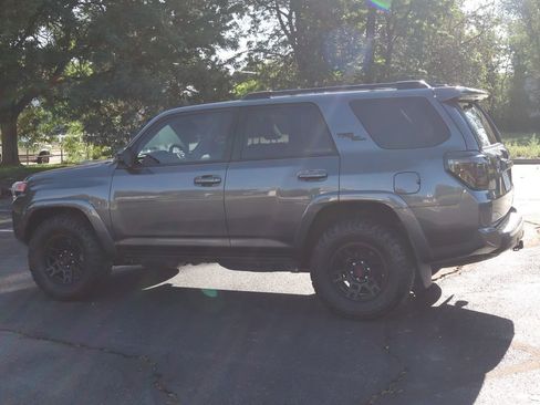 Used 2020 Toyota 4Runner TRD Off-Road AWD/4WD image 8