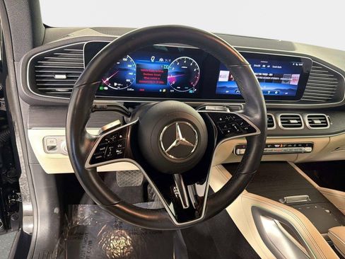 Used 2025 Mercedes-Benz GLE 350 4MATIC w/ Driver Assistance Package image 41