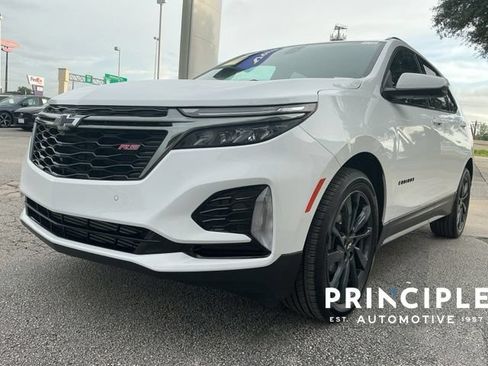 Used 2022 Chevrolet Equinox RS w/ Infotainment Package FWD image 4