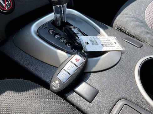 Used 2013 Nissan Rogue SV w/ Premium Pkg AWD/4WD image 14