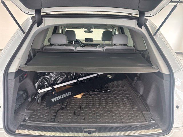 Used 2017 Audi Q7 3.0T Prestige AWD/4WD image 9