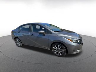 Used 2025 Nissan Versa SV FWD video 2