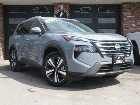 Used 2024 Nissan Rogue SL w/ SL Premium Package AWD/4WD image 2