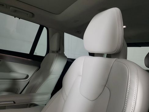New 2026 Volvo XC90 T8 Ultra w/ Lounge Package AWD/4WD image 13