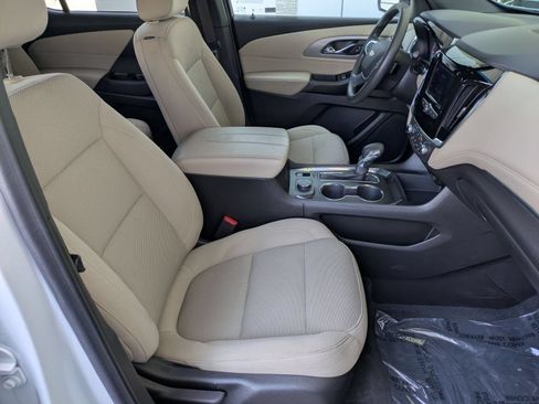 Used 2023 Chevrolet Traverse LS FWD image 27