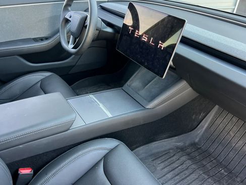 Used 2025 Tesla Model 3 Long Range RWD image 17