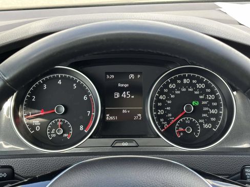 Used 2021 Volkswagen Golf 4-Door FWD image 24