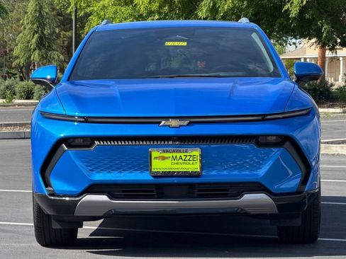 Used 2025 Chevrolet Equinox EV LT w/ Convenience Package image 7