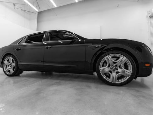 Used 2016 Bentley Flying Spur W12 image 5