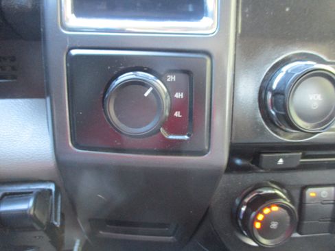 Used 2016 Ford F150 XLT AWD/4WD image 17