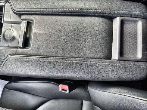 Used 2024 Toyota Grand Highlander XLE FWD image 29