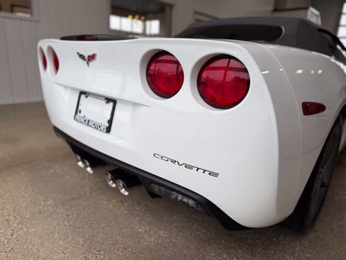 Used 2012 Chevrolet Corvette Convertible w/ 4LT Preferred Equipment Group RWD image 10