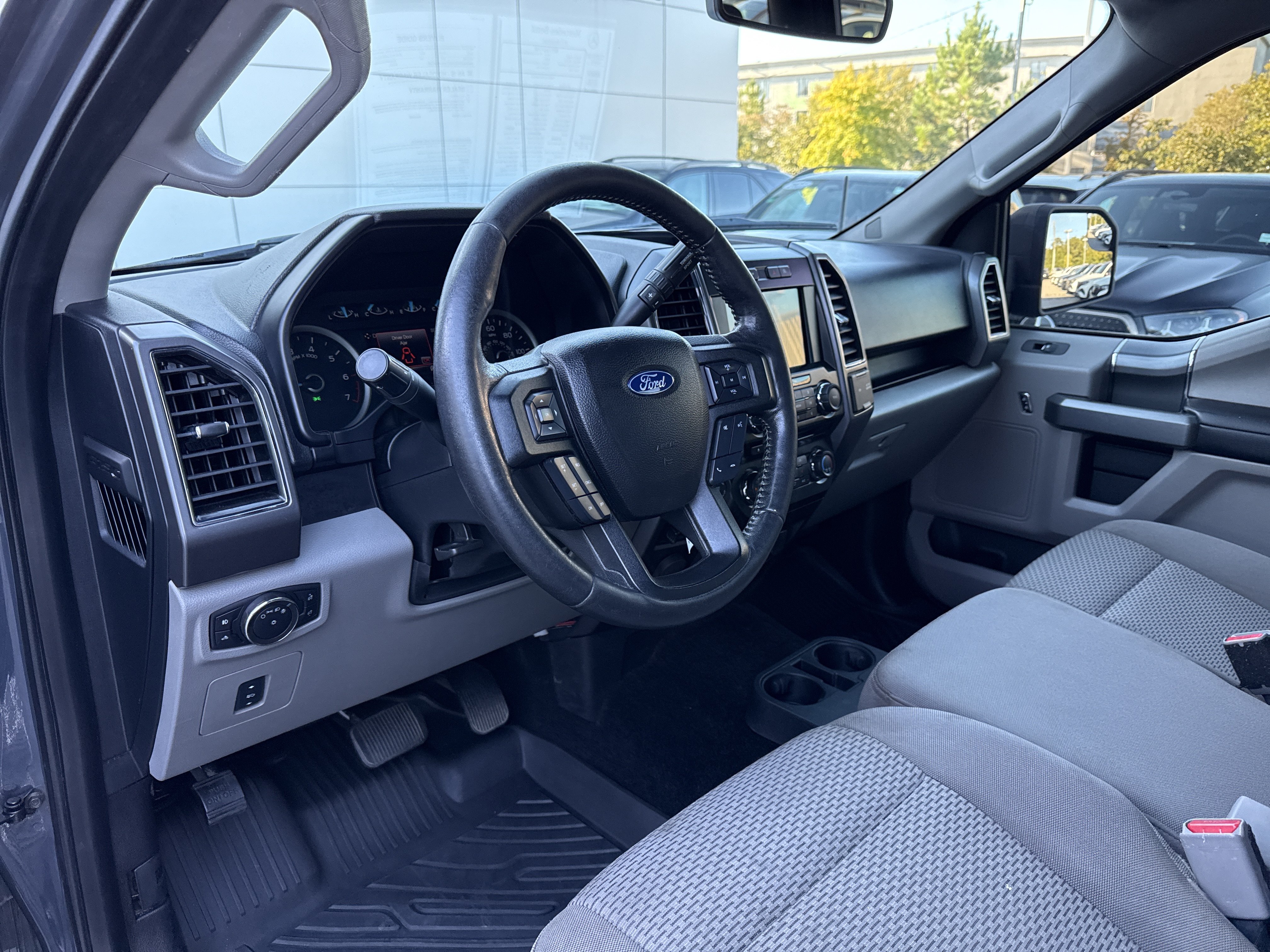 Used 2017 Ford F150 XLT w/ Equipment Group 302A Luxury AWD/4WD image 18