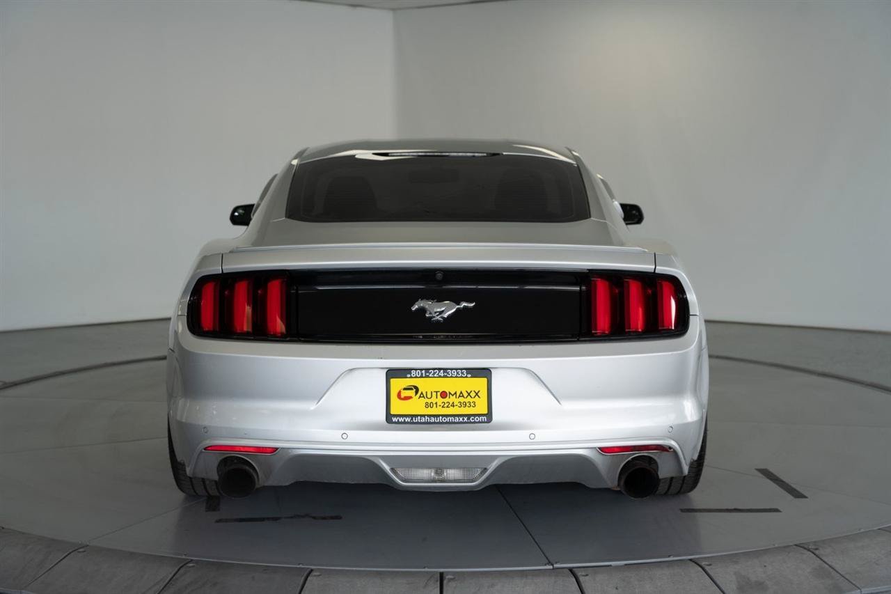 Used 2017 Ford Mustang Coupe RWD image 7
