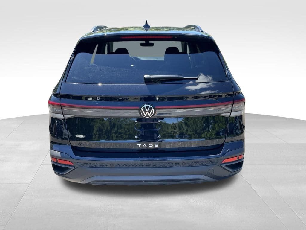 New 2026 Volkswagen Taos SE FWD image 7