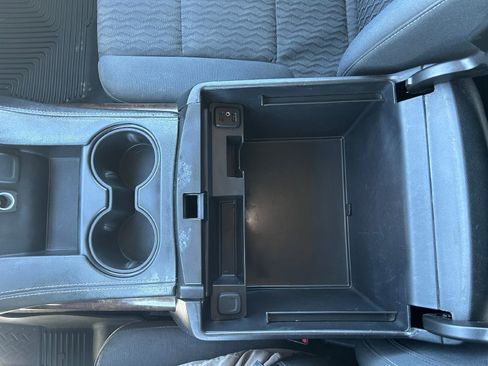 Used 2018 Chevrolet Suburban LS image 23