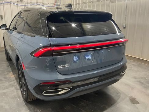 Used 2025 Lincoln Nautilus Reserve AWD/4WD image 22
