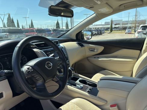 Used 2019 Nissan Murano Platinum image 4