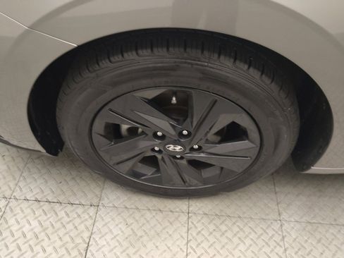Used 2023 Hyundai Elantra SEL FWD image 31