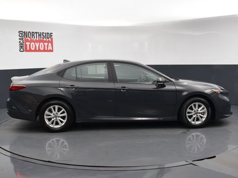 Used 2025 Toyota Camry LE image 5