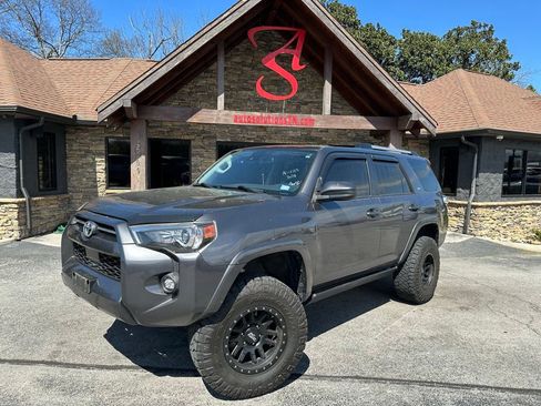 Used 2021 Toyota 4Runner SR5 image 1