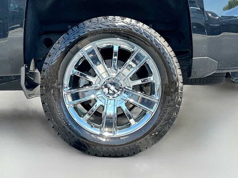 Used 2018 Chevrolet Silverado 1500 High Country AWD/4WD image 32