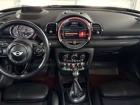 Used 2018 MINI Cooper Clubman FWD image 12