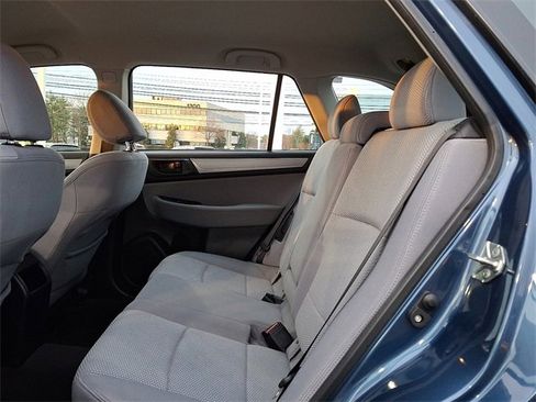 Used 2019 Subaru Outback 2.5i image 17