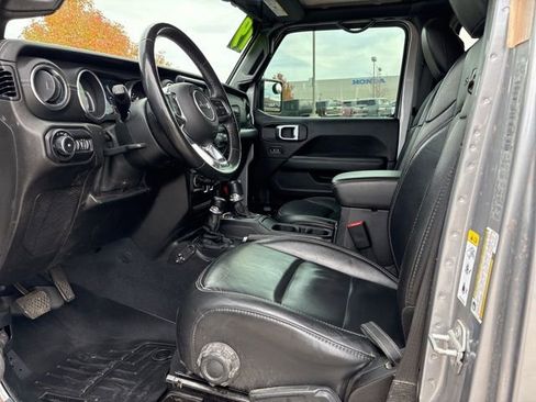 Used 2019 Jeep Wrangler Unlimited Sahara w/ Uconnect 4C Nav & Sound Group image 20