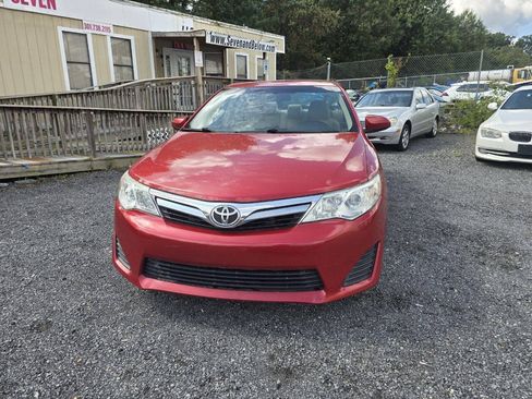 Used 2012 Toyota Camry LE FWD image 4