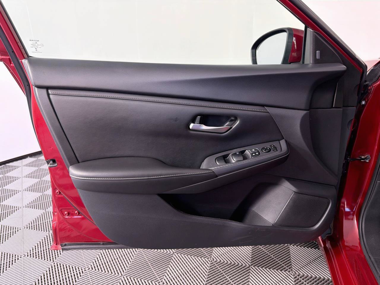 Used 2024 Nissan Sentra SV FWD image 18
