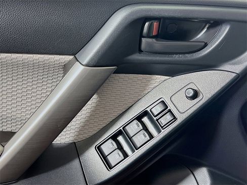 Used 2017 Subaru Forester 2.5i w/ Alloy Wheel Package image 17