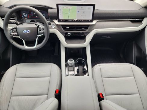 New 2026 Ford Explorer Platinum w/ LUX Leather Package AWD/4WD image 23