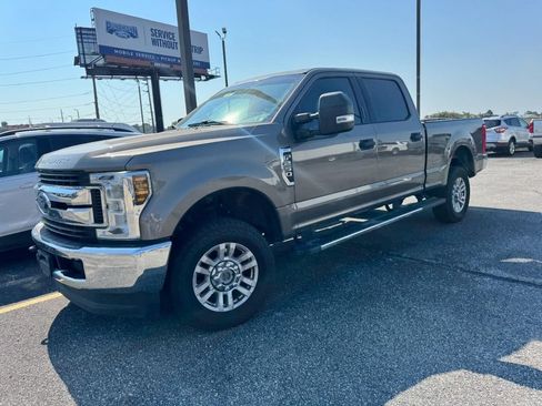 Used 2018 Ford F250 XLT AWD/4WD image 6