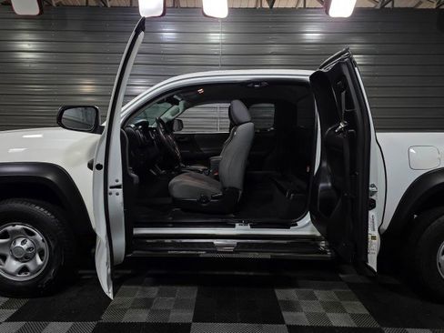 Used 2021 Toyota Tacoma SR image 18