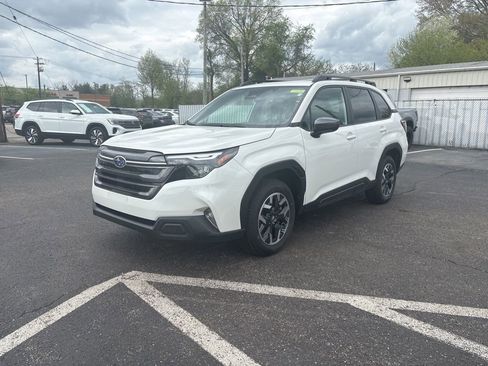 Used 2026 Subaru Forester Premium image 2