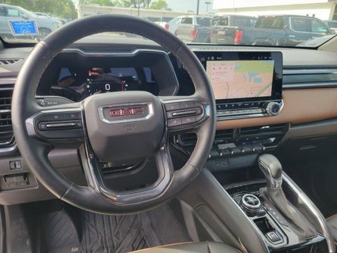 Used 2023 GMC Canyon AT4 w/ AT4 Premium Package AWD/4WD image 8