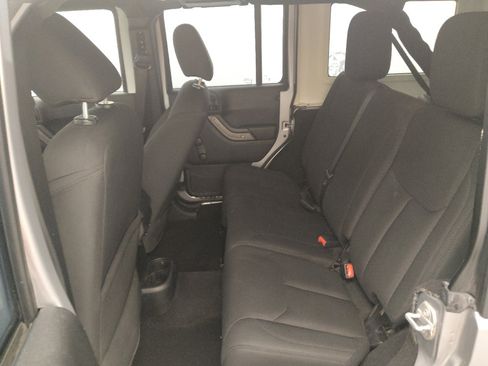 Used 2018 Jeep Wrangler Unlimited Sport AWD/4WD image 18