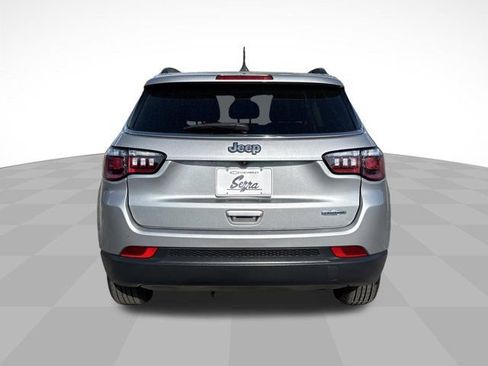 Used 2022 Jeep Compass Latitude FWD image 7