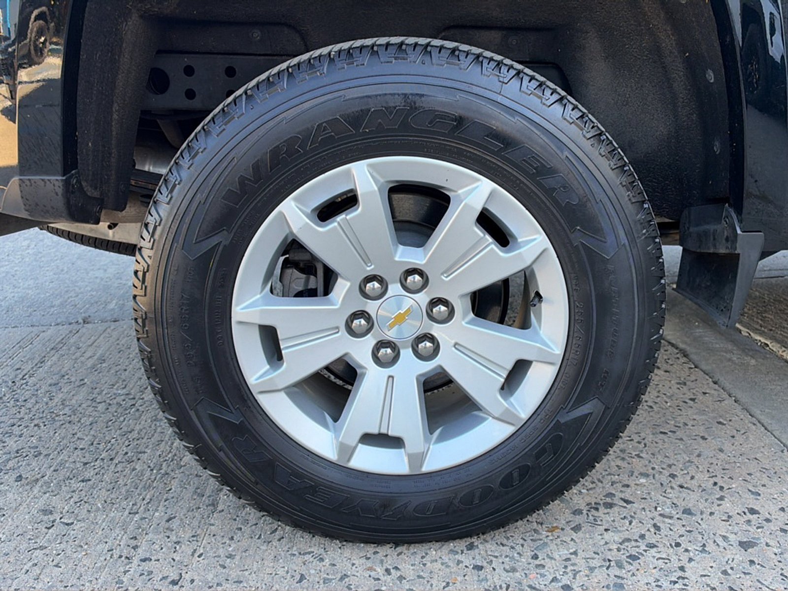Used 2022 Chevrolet Colorado LT w/ Safety Package AWD/4WD image 45