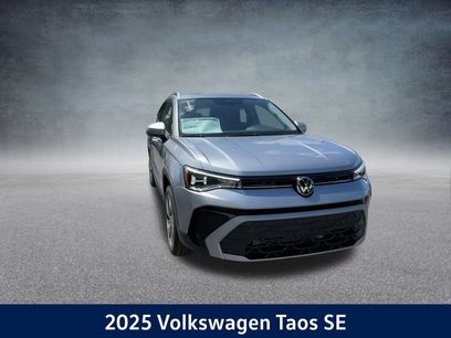 New 2025 Volkswagen Taos SE