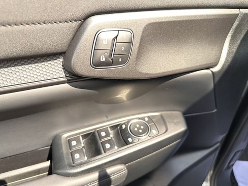Used 2025 Ford Ranger Raptor AWD/4WD image 18